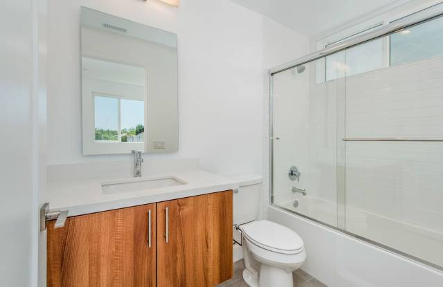 857 1/2 Hyperion Avenue photos photos