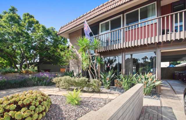 Custom Home with Views of Golf Course Gallery 4