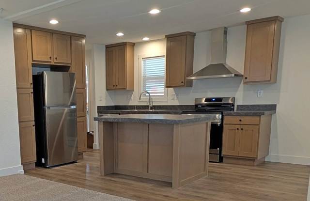 400 Sulphur Bank Dr photos photos