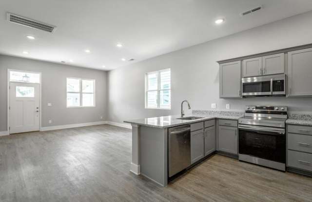 5317 Lynnland Terrace Gallery 4