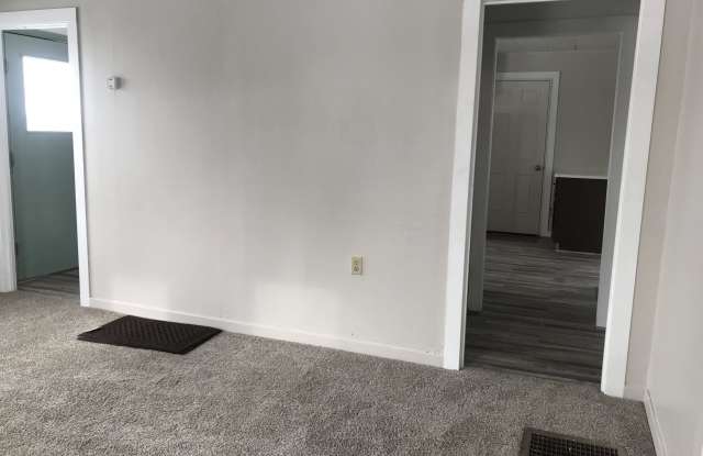 216 Noble Street Gallery 4
