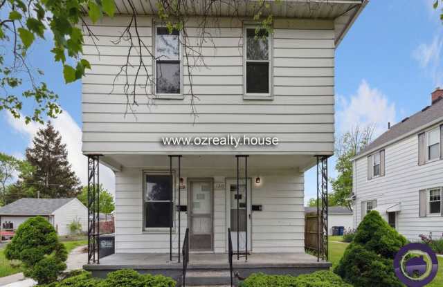 1310 Almon Ave photos photos