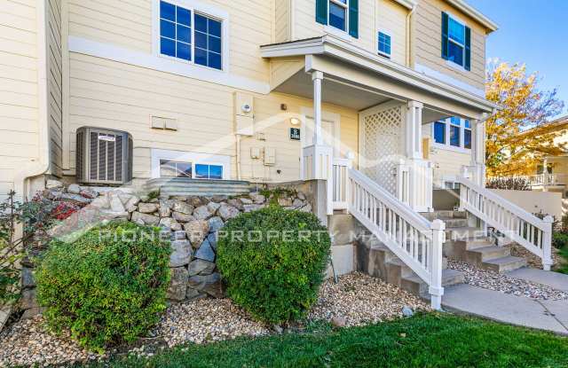 Sunny Boulder Townhome with 2-Car Garage — No Snow Shoveling This Winter! Gallery 3