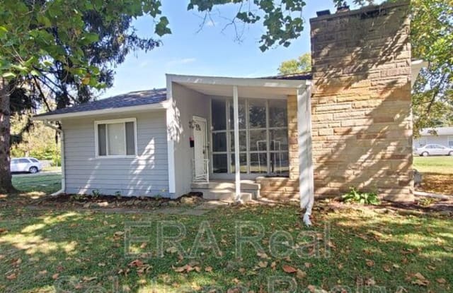 1084 Lancaster Av - 1084 Lancaster Avenue, Reynoldsburg, OH 43068