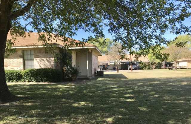 Robinson ISD Duplex - 202 Kettler Drive, Robinson, TX 76706