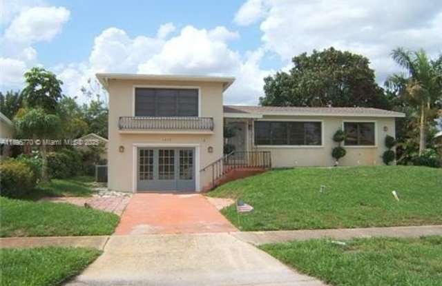 1419 Crest Dr - 1419 Crest Drive, Palm Beach County, FL 33461