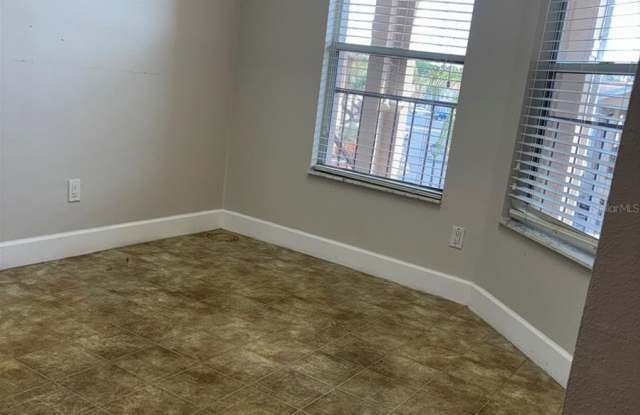 8838 CORAL PALMS COURT Gallery 3