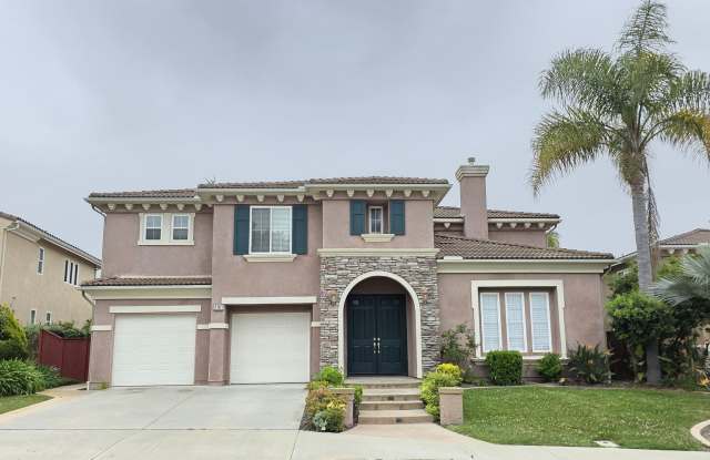 Large lovely home with amazing views! July 1st move in! photos photos
