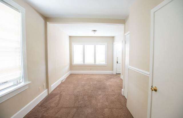 $1395 - Remodeled 2 BR Townhouse- Riverwest  Close to UWM - 1022 E Center photos photos