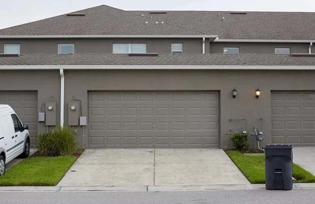 3 Bed - 2.5 Bath - Comm Pool - 6351 Shore Vista Place, Apollo Beach, FL 33572