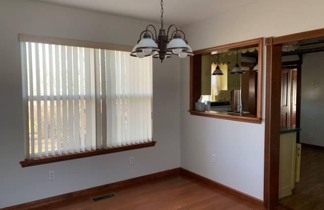 3 Bed 2 Bath House for Rent in Troy, MO Gallery 4