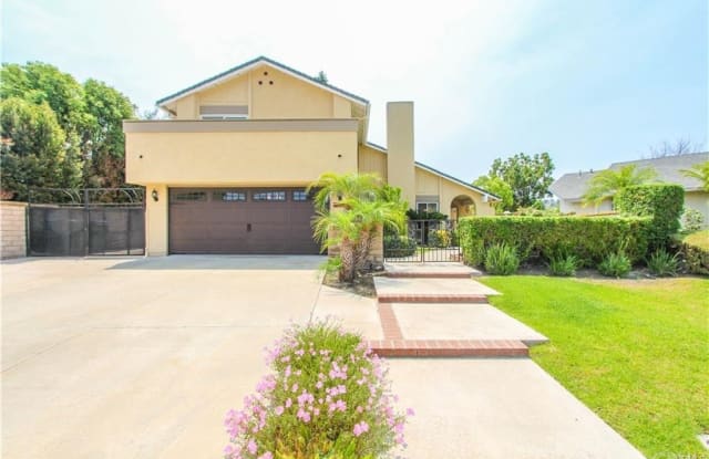 25071 Bellota - 25071 Bellota, Mission Viejo, CA 92692