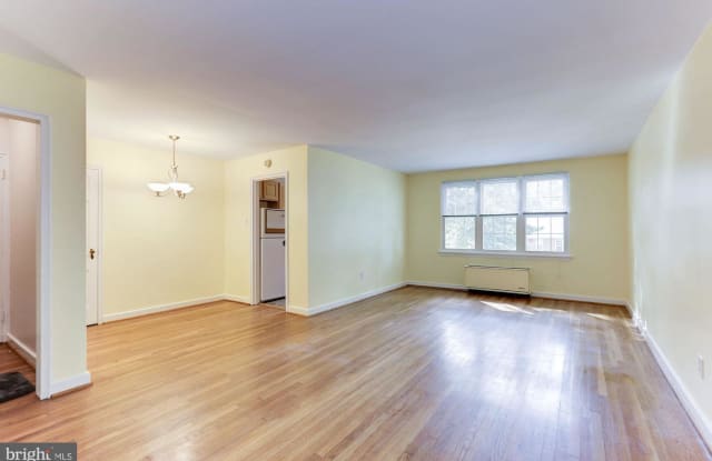 18 AUBURN CT #C - 18 Auburn Ct, Alexandria, VA 22305