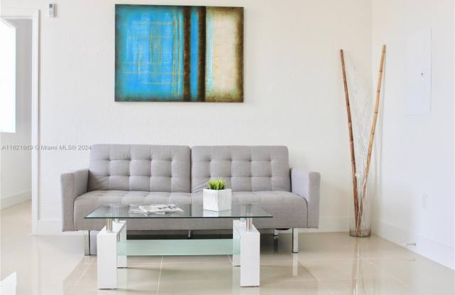 971 W Flagler St - 971 West Flagler Street, Miami, FL 33130