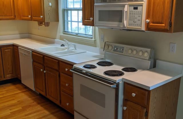 1724 Lakeside - 1724 Lakeside Drive, Champaign, IL 61821