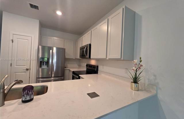 4860 Dillion Street 4860, Lake Worth, FL 33463 - 4000 photos photos