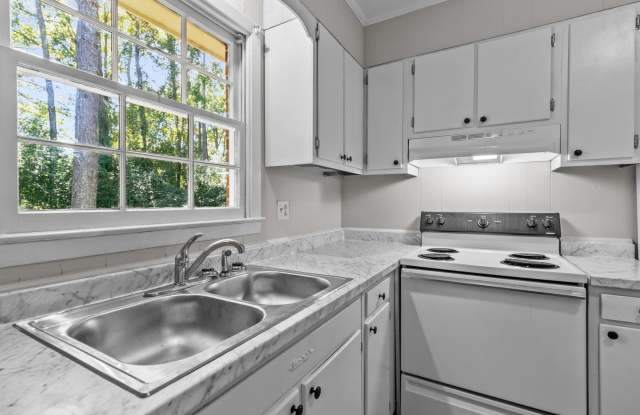 Newly Renovated 3 Bed 1 Bath Brick Ranch! photos photos