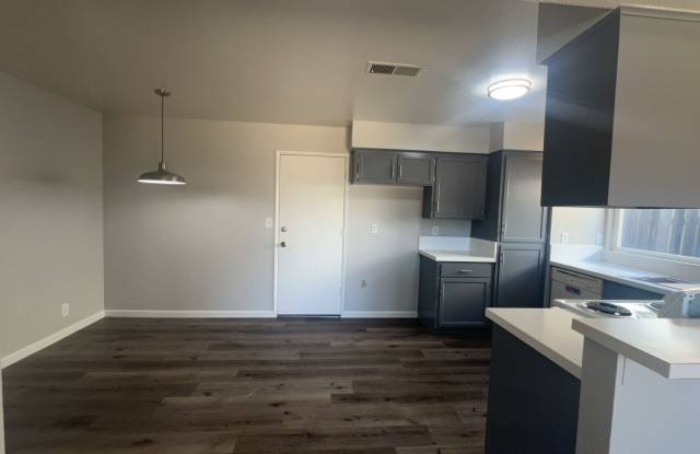 2710 Villa, Merced Gallery 3