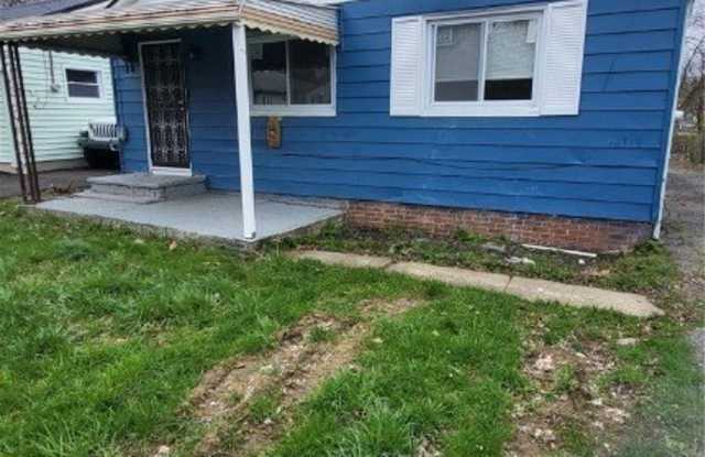 16718 Lipton Avenue photos photos