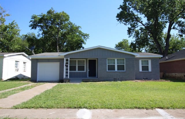 2919 Mayhew Dr - 2919 Mayhew Drive, Dallas, TX 75228