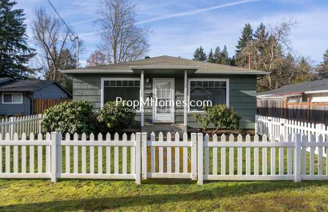 Cozy Two Bedroom Home in Willamette on a Massive Lot! photos photos