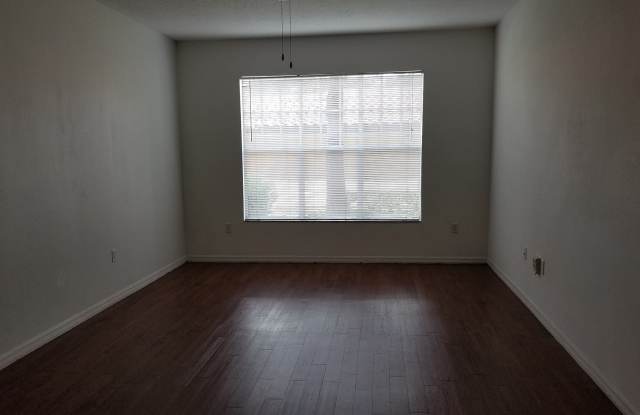 5500-14102 Metrowest Blvd photos photos