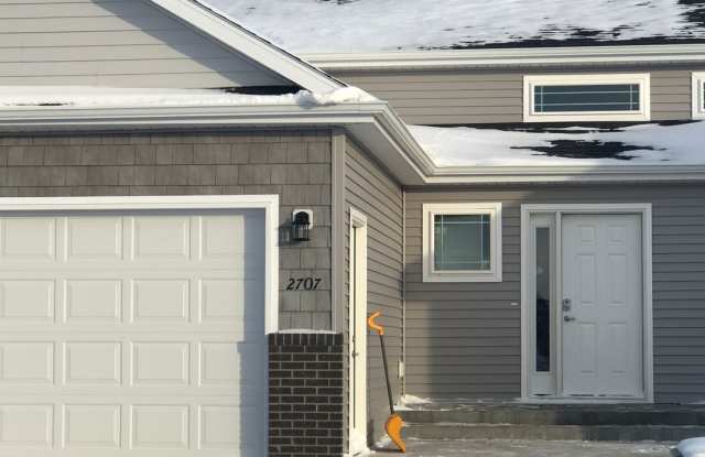 3 Bed 2 Bath Twinhome - 2707 Westwood Street West, West Fargo, ND 58078