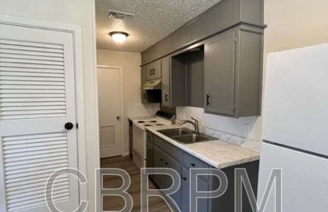 1103 52nd St photos photos