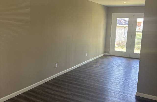 917 Mahr Ave photos photos