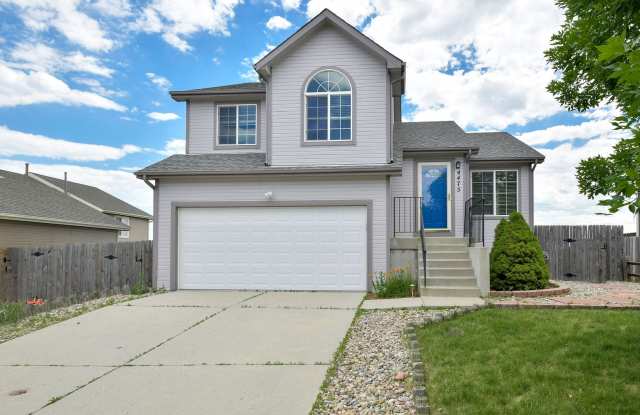 PP Views PLUS A/C! 3BD/2BA Home Backs to Open Space! Gallery 1