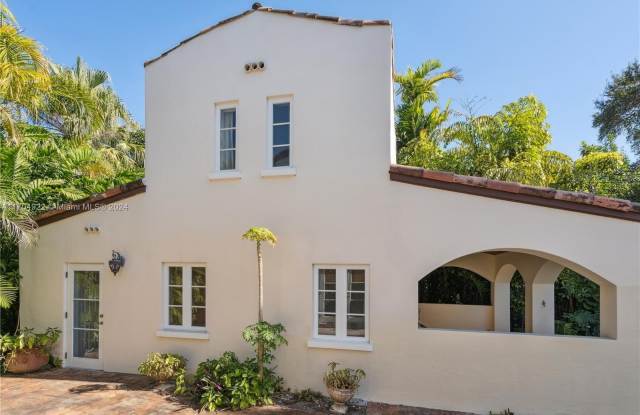 2421 San Domingo St - 2421 San Domingo Street, Coral Gables, FL 33134