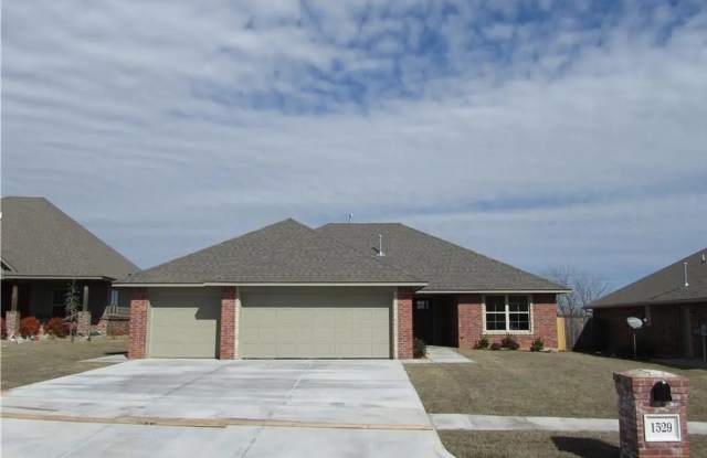 Stylish Modern Home near Veteran's Park: Solar-Powered with 3-Car Garage photos photos