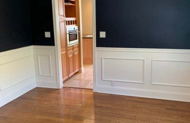 10536 Woodbridge Street Gallery 3