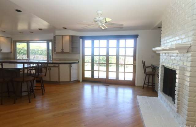 5867 Finecrest Drive Gallery 3