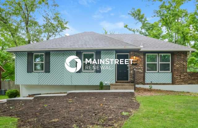 409 North East Sharon Street - 409 North East Sharon Street, Lee's Summit, MO 64063