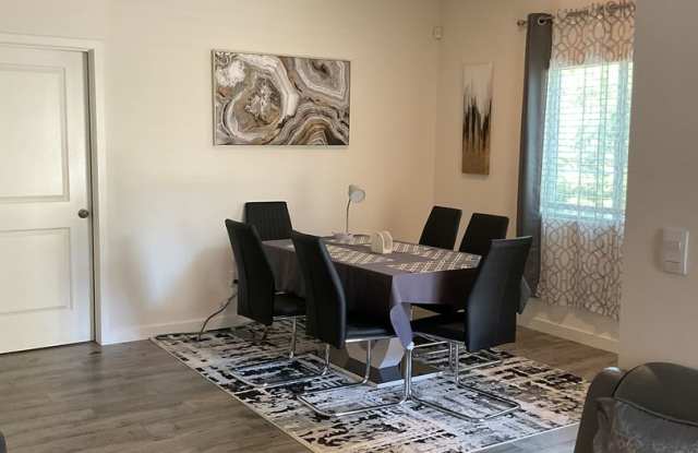 Newer Home in Established Subdivision!!! Gallery 3