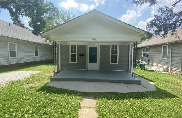 804 S Cedar Ave - 804 South Cedar Avenue, Independence, MO 64053
