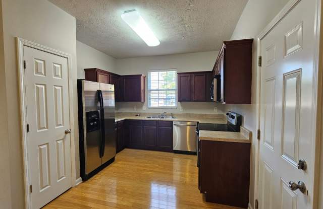 3 Bedroom Townhome Brentwood TN - 8200 Rossi Road, Nashville, TN 37027