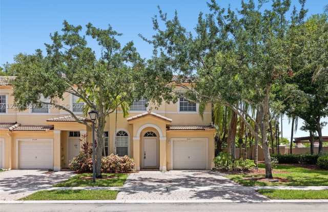 8401 SW 25th Ct Gallery 2