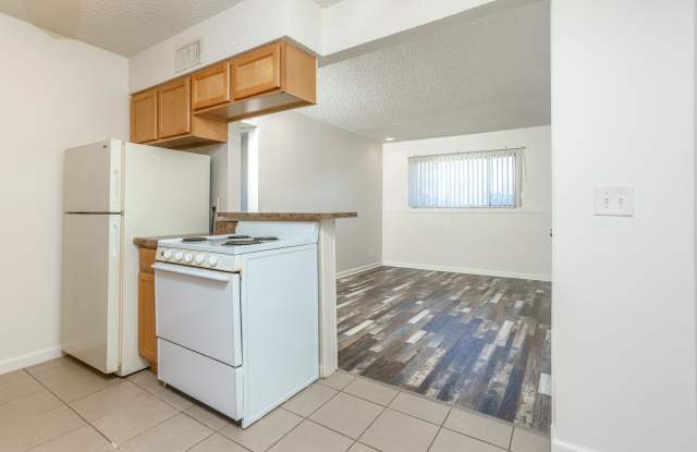 4964 E. Lincoln - 207 Gallery 3