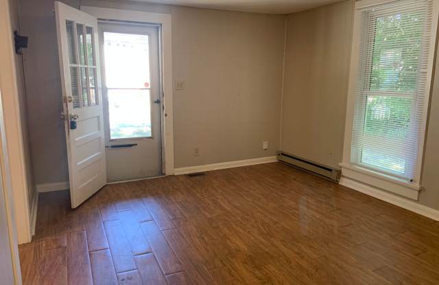 2 BR house off the beaten path in the Brightwood School area Gallery 4