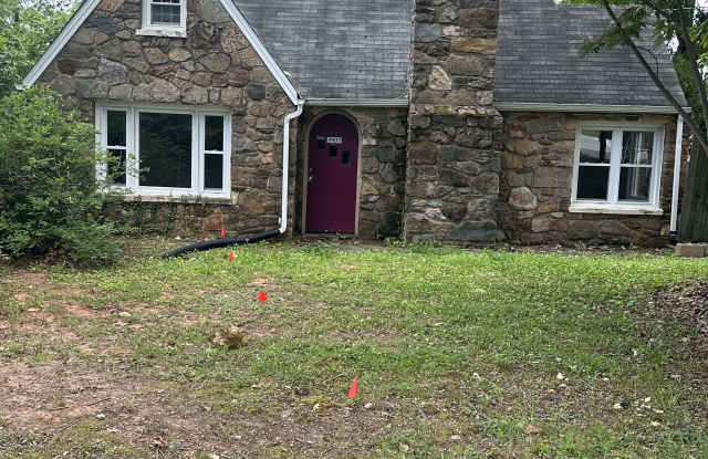 3907 S Amherst Hwy photos photos
