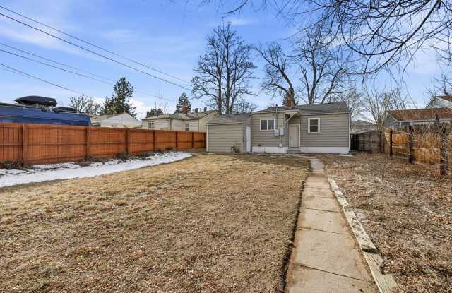 3 Bed - 2 Bath home in Englewood! Gallery 3