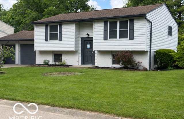 7502 Turnberry Court photos photos