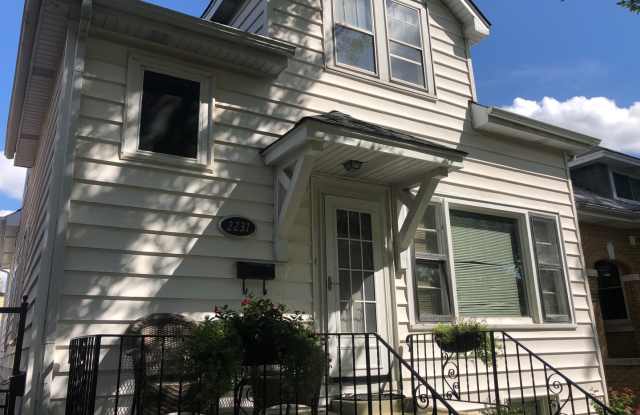 2231 North Mulligan Avenue Gallery 2