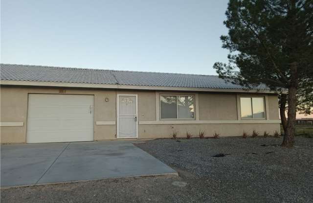 1201 Sixshooter Avenue photos photos