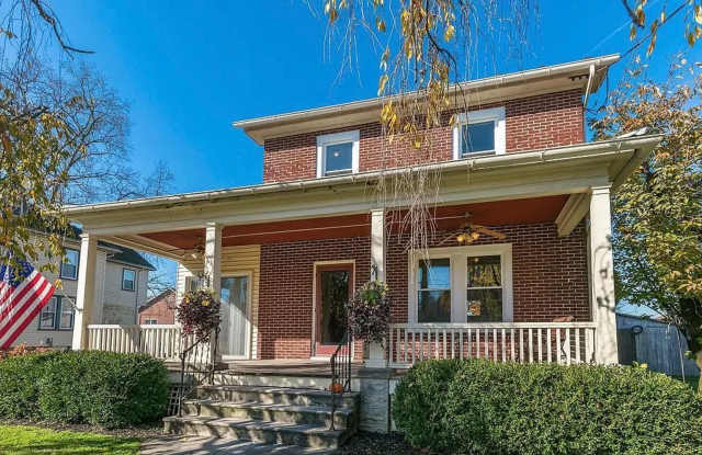 Spacious 4-Bedroom Home with Sunroom, Garage Private Driveway! photos photos Spacious 4-Bedroom Home with Sunroom, Garage Private Driveway! photos photos