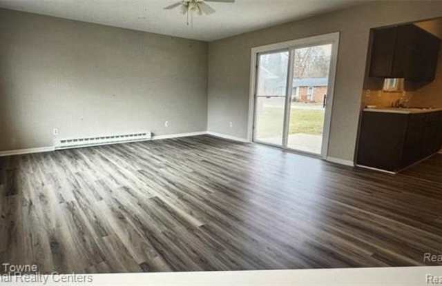 502 Henrietta Drive Gallery 3
