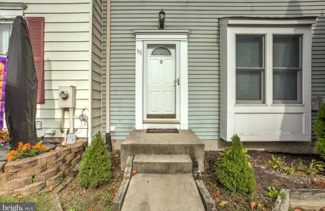 35 HYACINTH ROAD - 35 Hyacinth Road, Carney, MD 21234