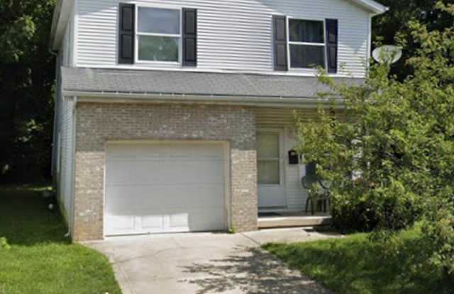 For Rent: Four-Bedroom, Two-Bathroom Available September photos photos